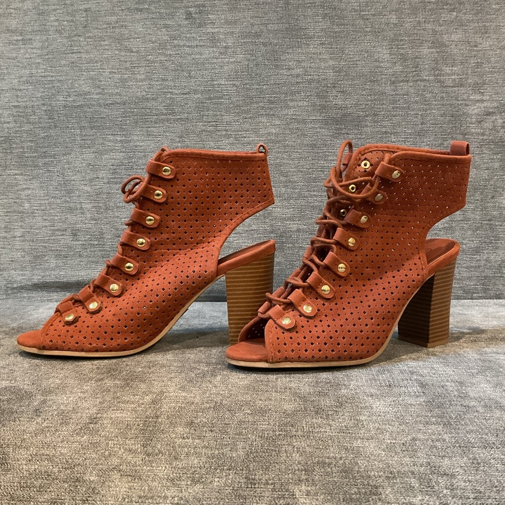 Daytrip Rust Lace-Up Heeled Boots Size 9